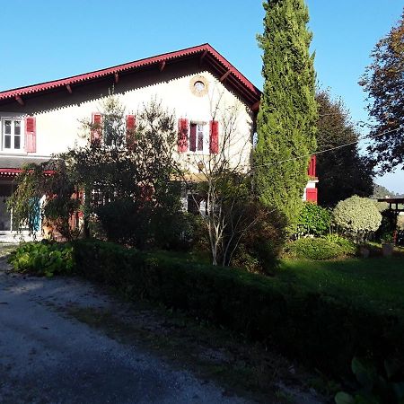 Bed and Breakfast Chez Cecile Et Jean-No Gan Экстерьер фото